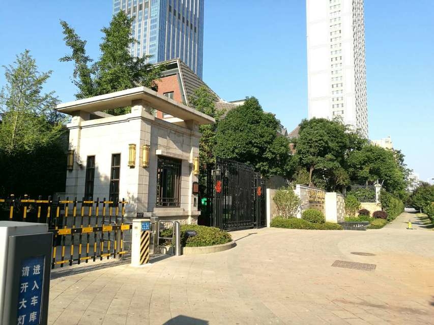 拳馆别墅区大门入口